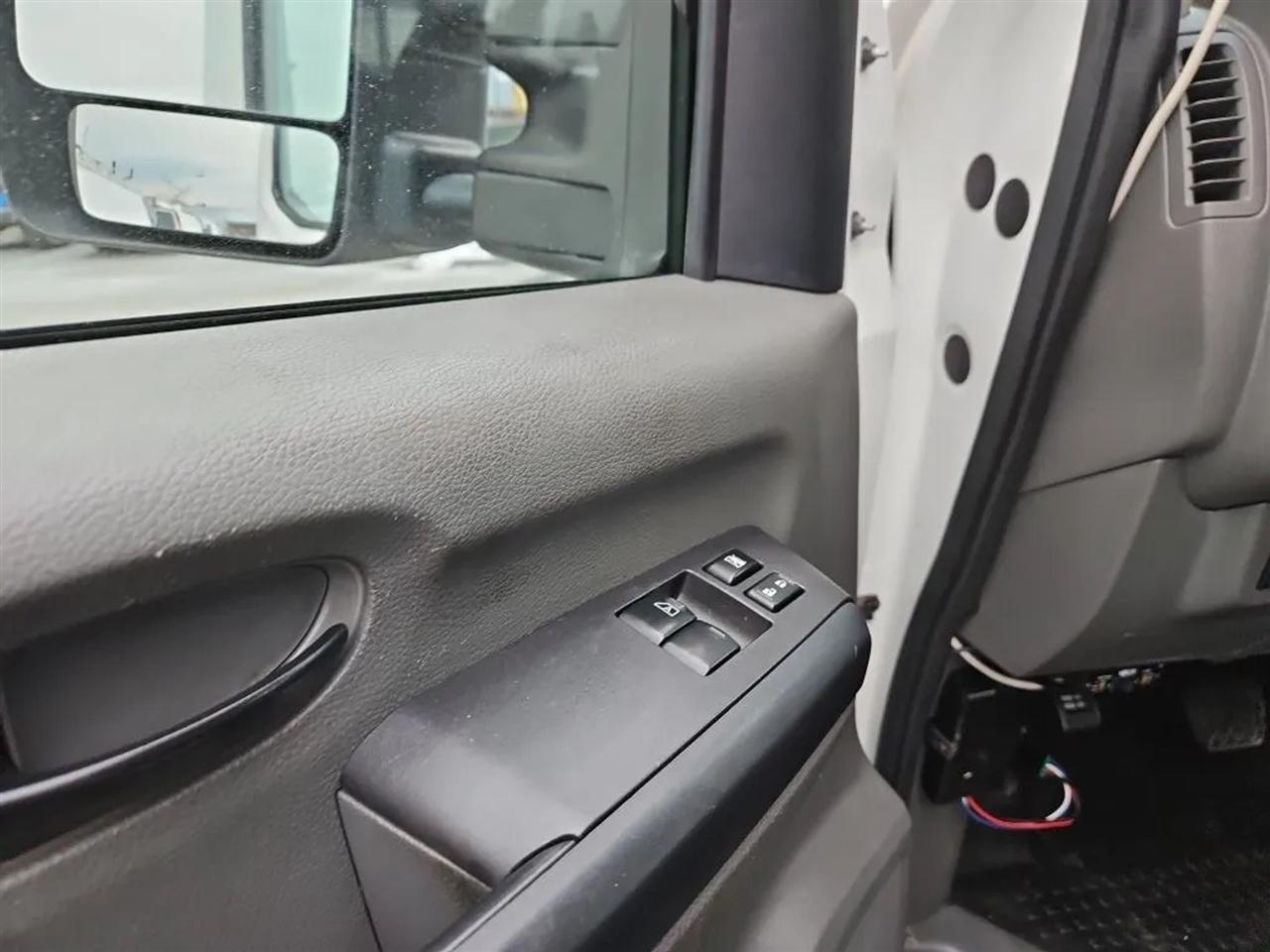 Nissan NV Cargo 2500 HD S V8 High Roof 2017