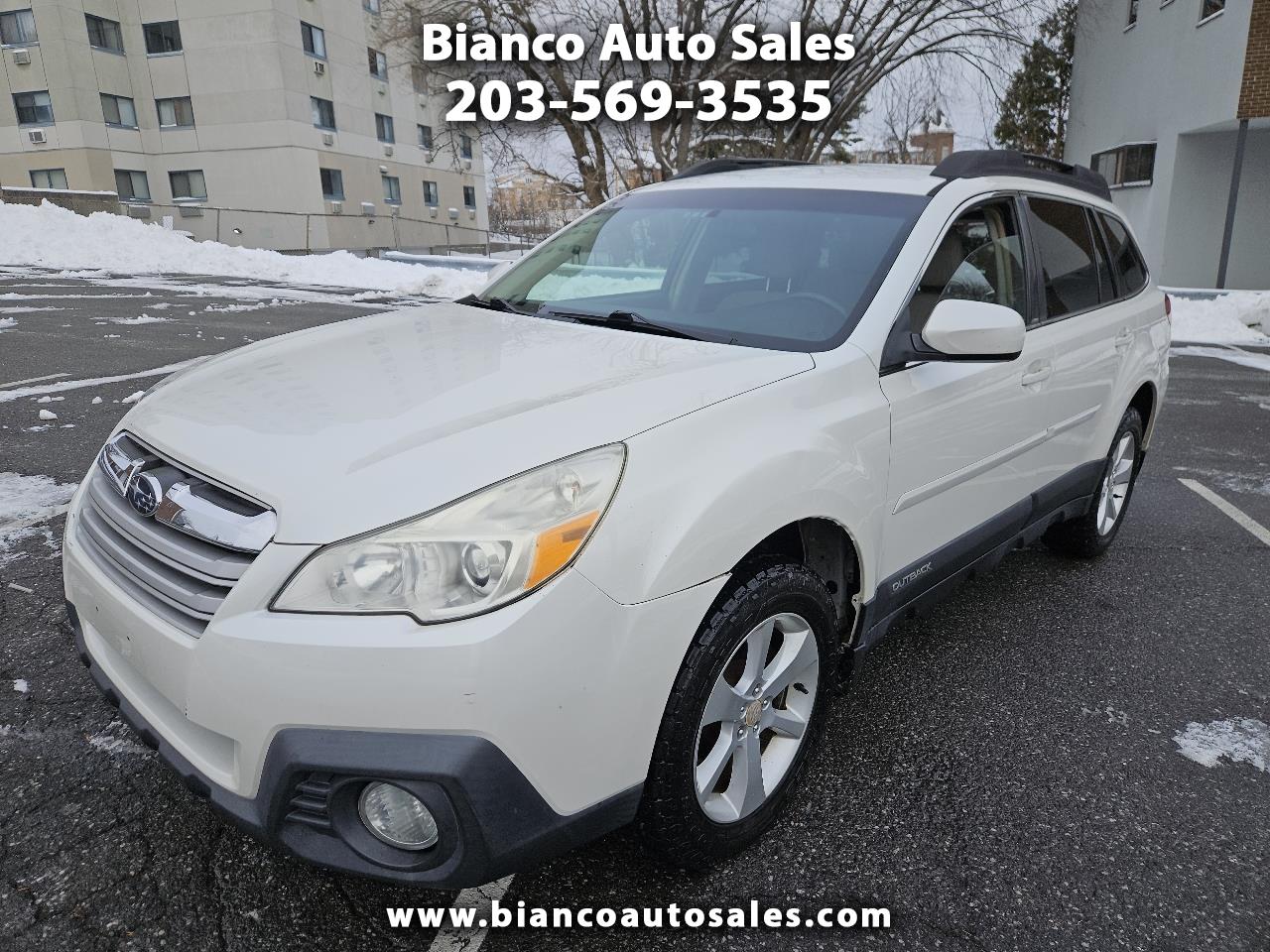 2013 Subaru Outback Premium's photo