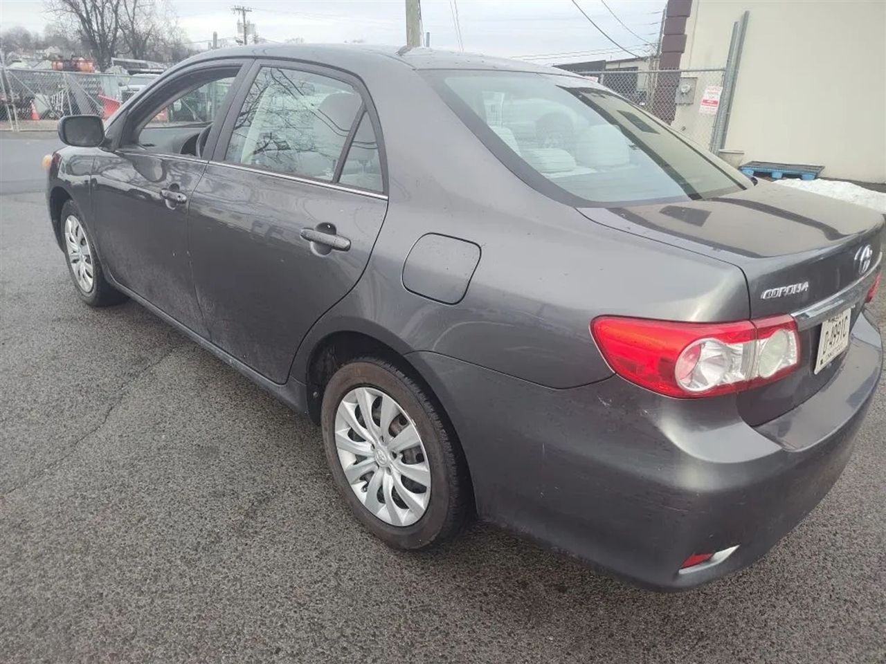 Toyota Corolla LE 4-Speed AT 2013
