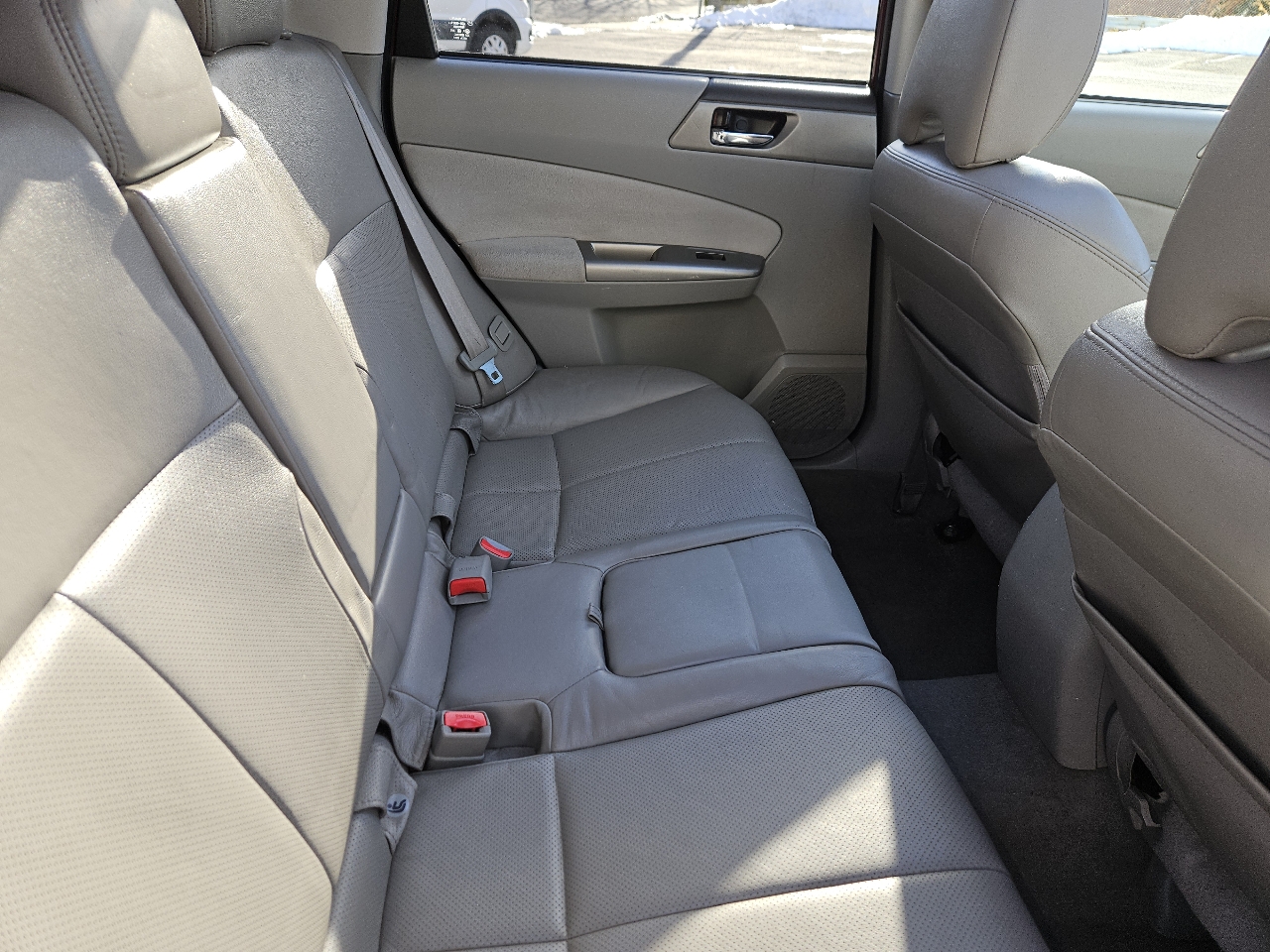 Subaru Forester 2.5X Limited 2010