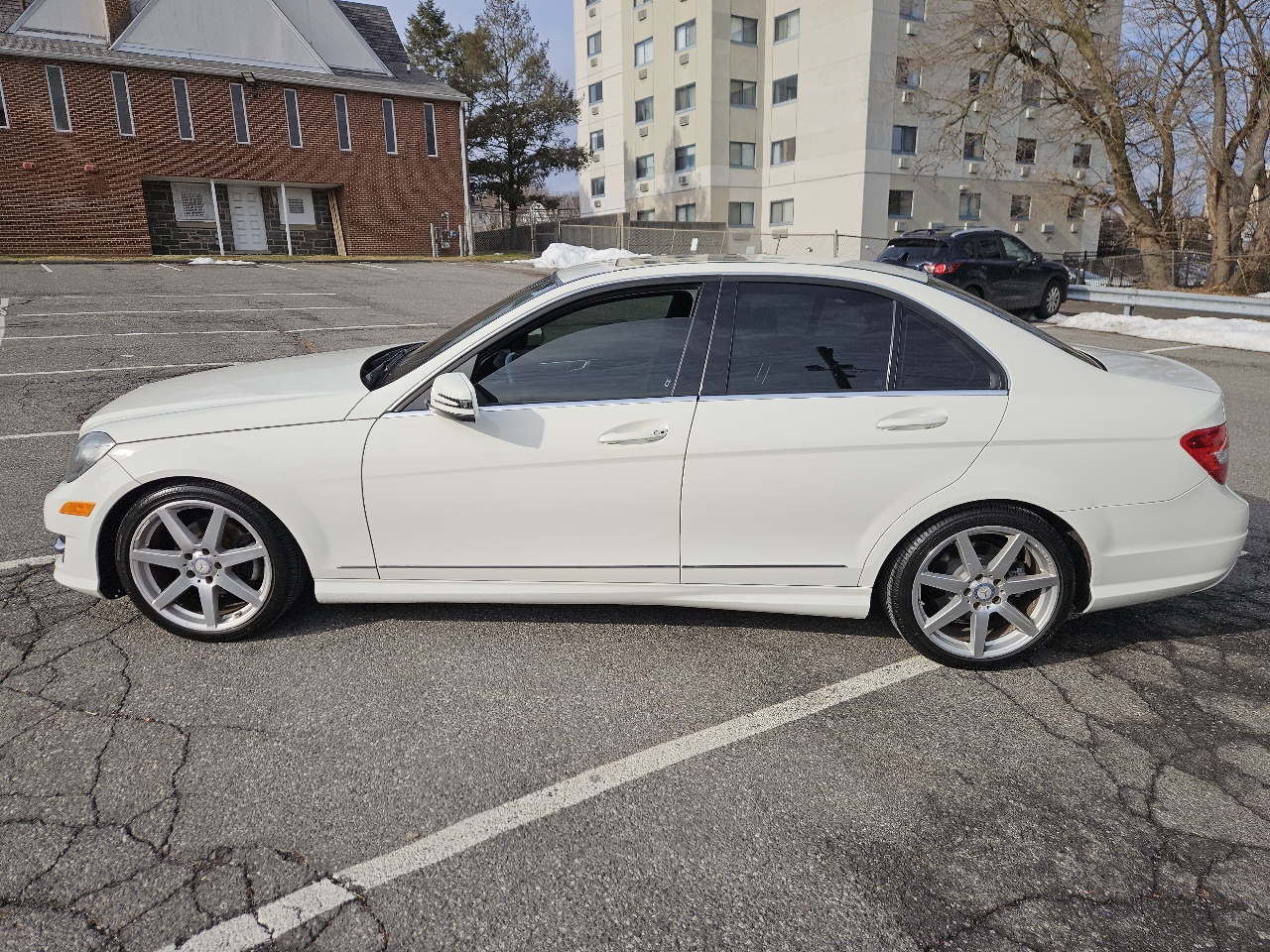 Mercedes-Benz C-Class C300 4MATIC Luxury Sedan 2012