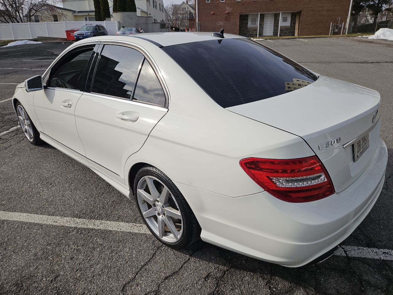 Mercedes-Benz C-Class C300 4MATIC Luxury Sedan 2012