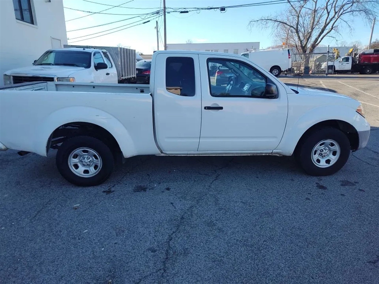 Nissan Frontier S King Cab I4 5MT 2WD 2017
