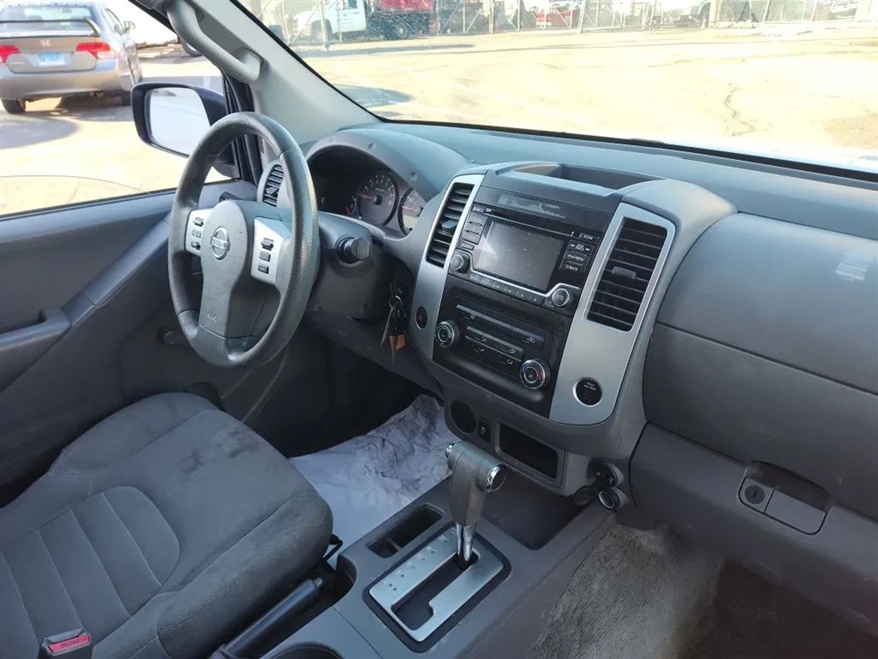 Nissan Frontier S King Cab I4 5MT 2WD 2017