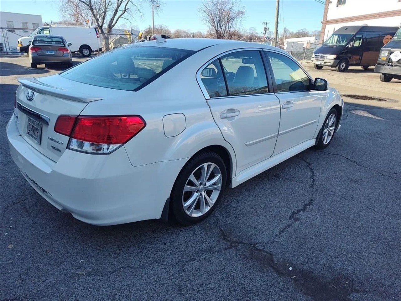 Subaru Legacy 3.6R Limited 2013