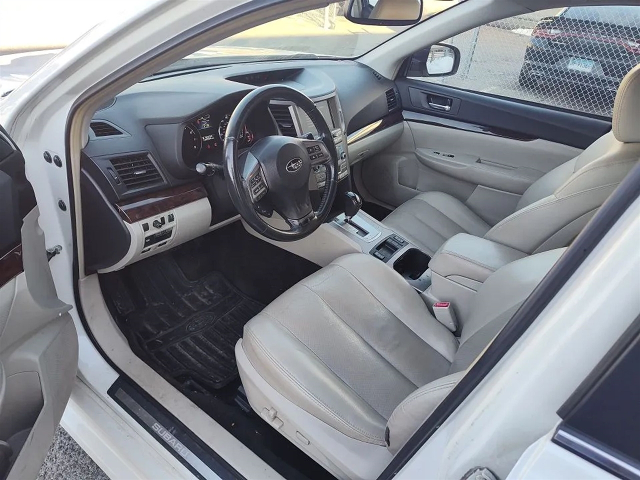 Subaru Legacy 3.6R Limited 2013