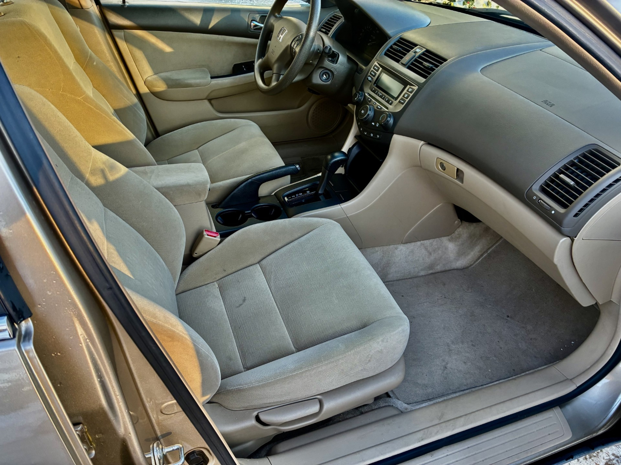 Honda Accord LX sedan AT 2006