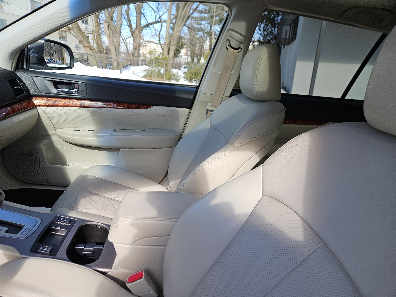 Subaru Outback 2.5i Limited 2011