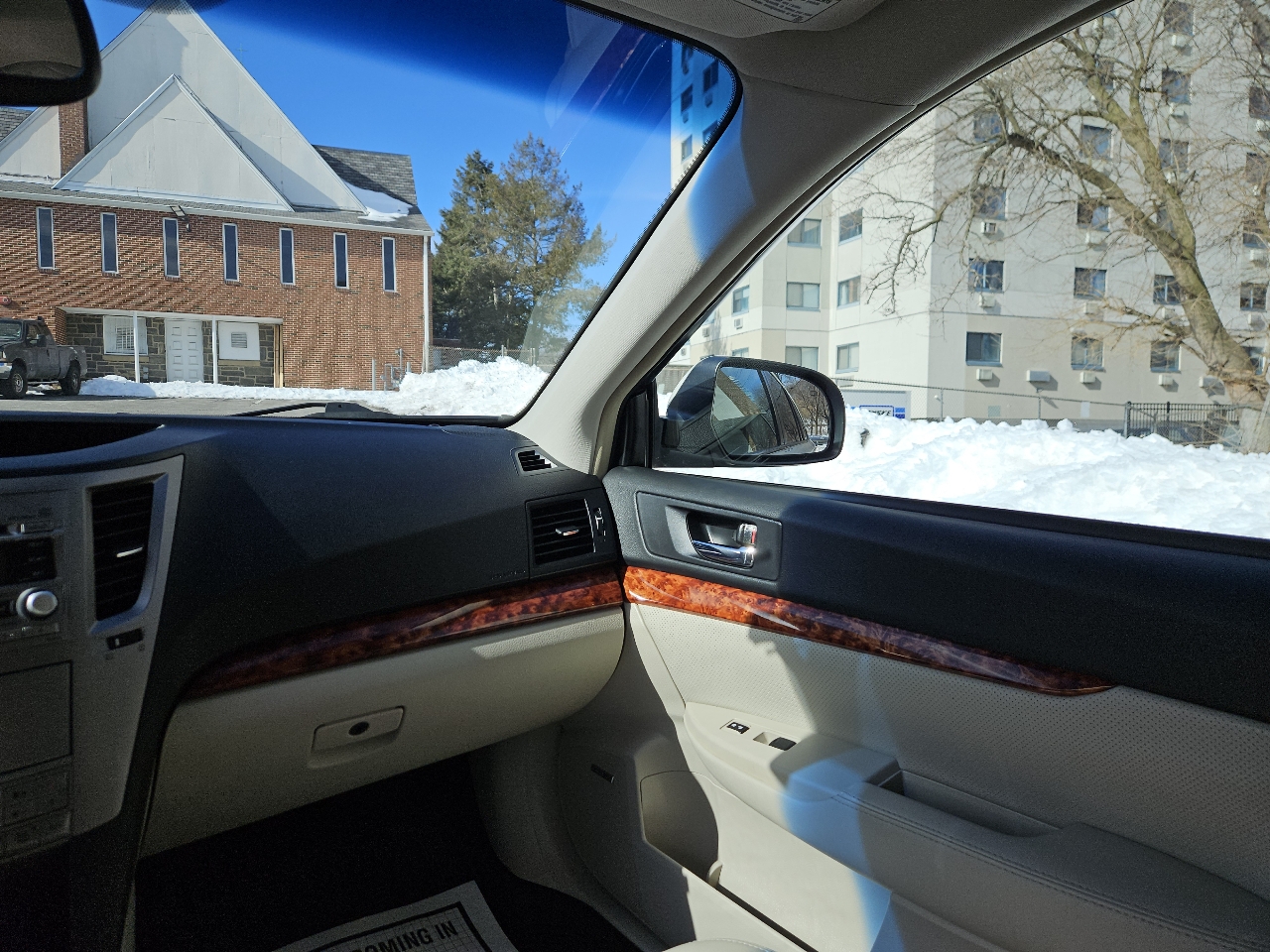 Subaru Outback 2.5i Limited 2011