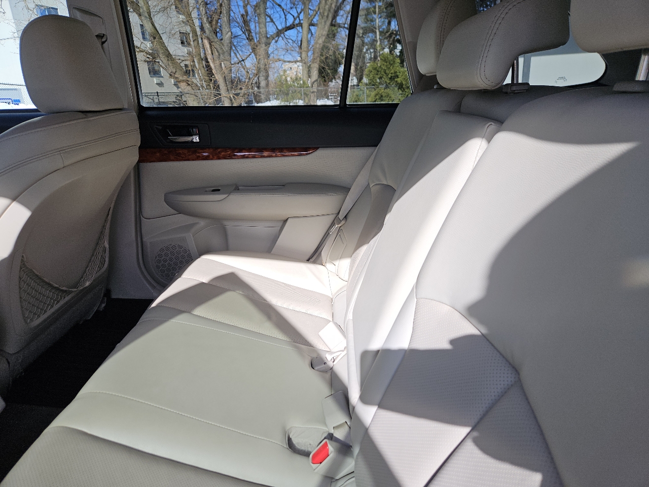 Subaru Outback 2.5i Limited 2011