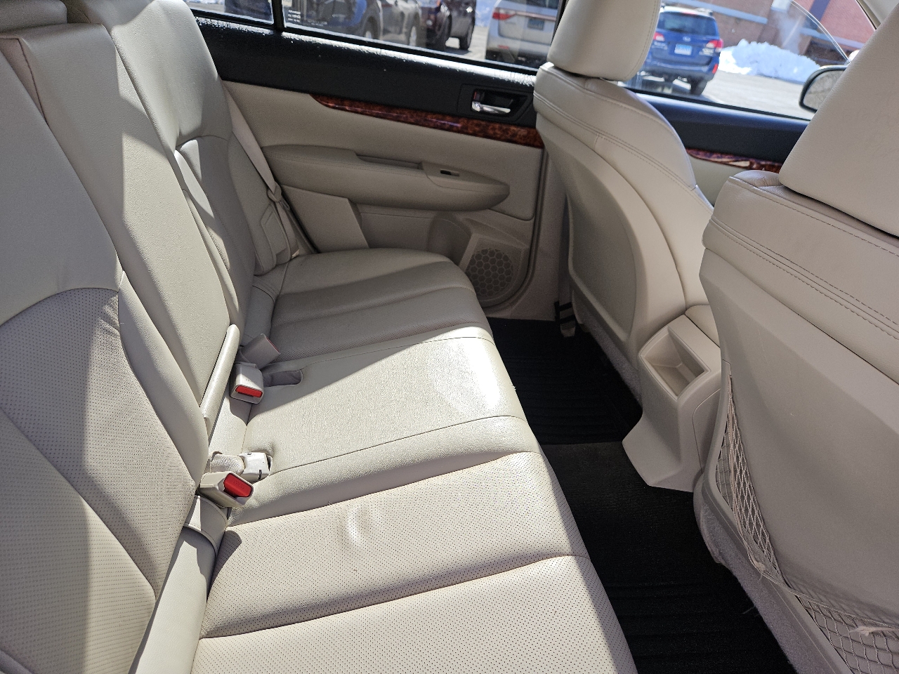 Subaru Outback 2.5i Limited 2011