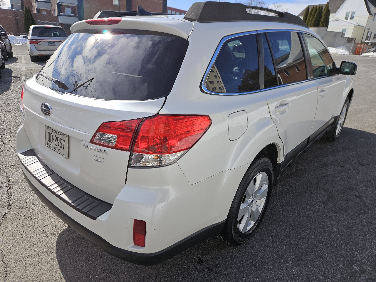 Subaru Outback 2.5i Limited 2011