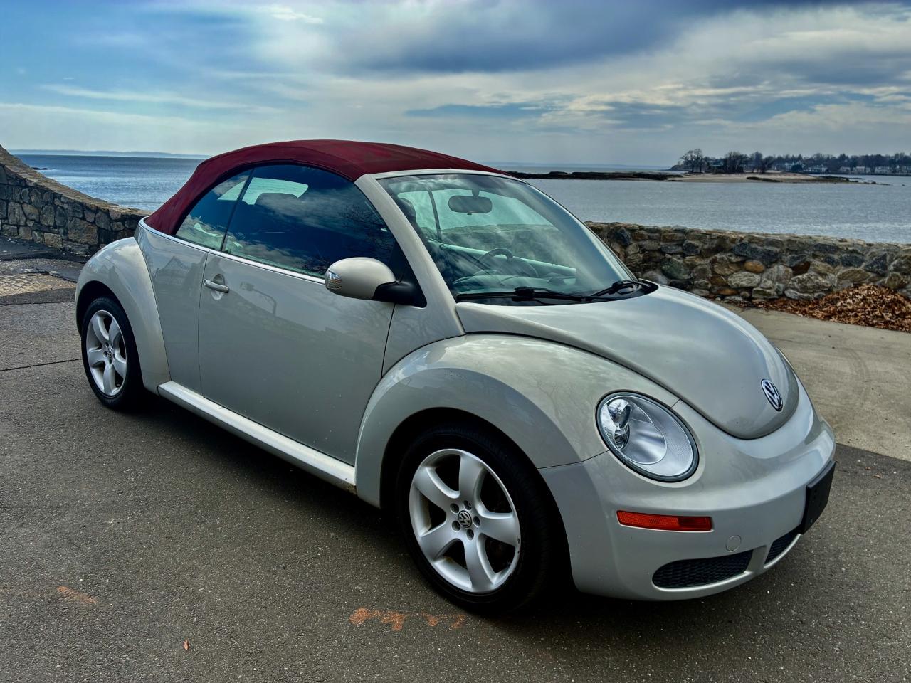 Volkswagen New Beetle S PZEV Convertible 2009