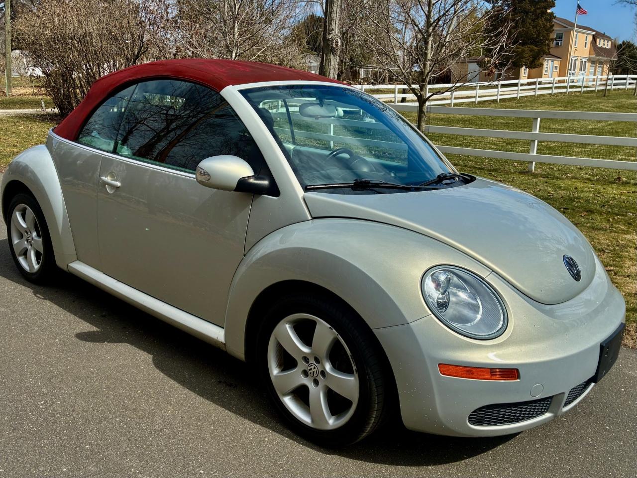 Volkswagen New Beetle S PZEV Convertible 2009