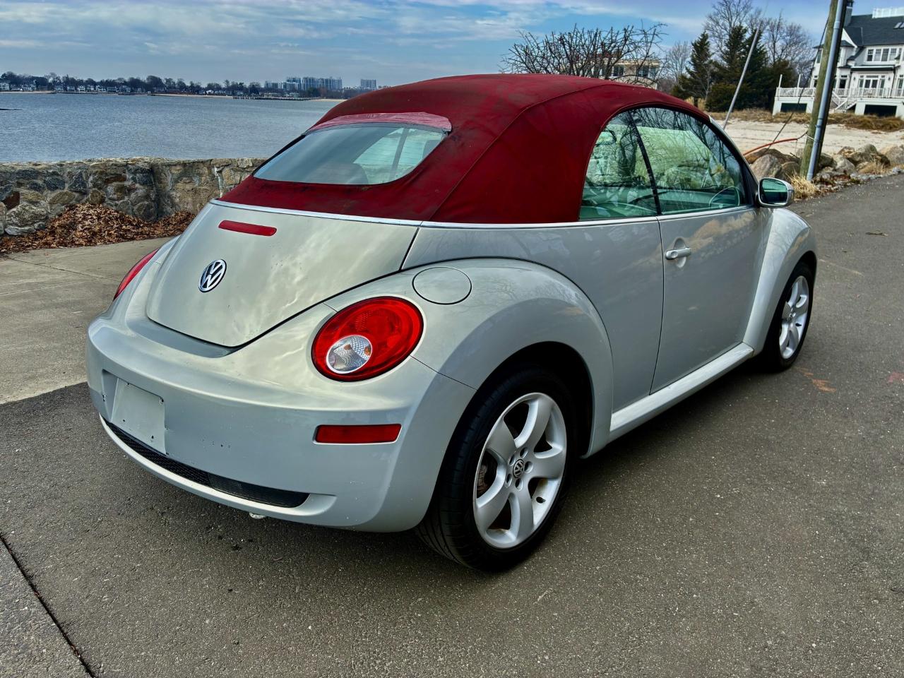 Volkswagen New Beetle S PZEV Convertible 2009