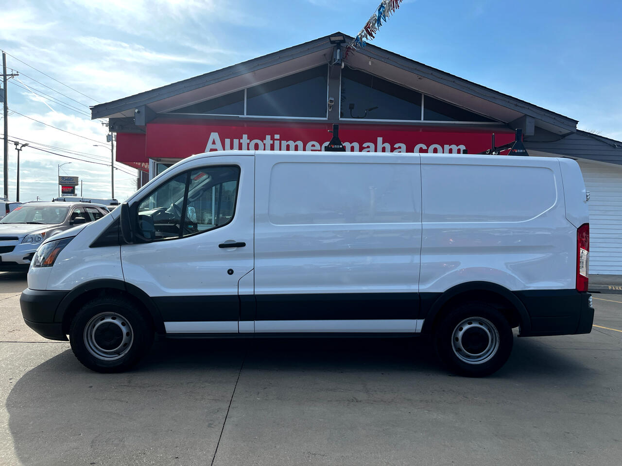 2018 Ford Transit 150 Van Low Roof w/Sliding Pass. 130-in. WB