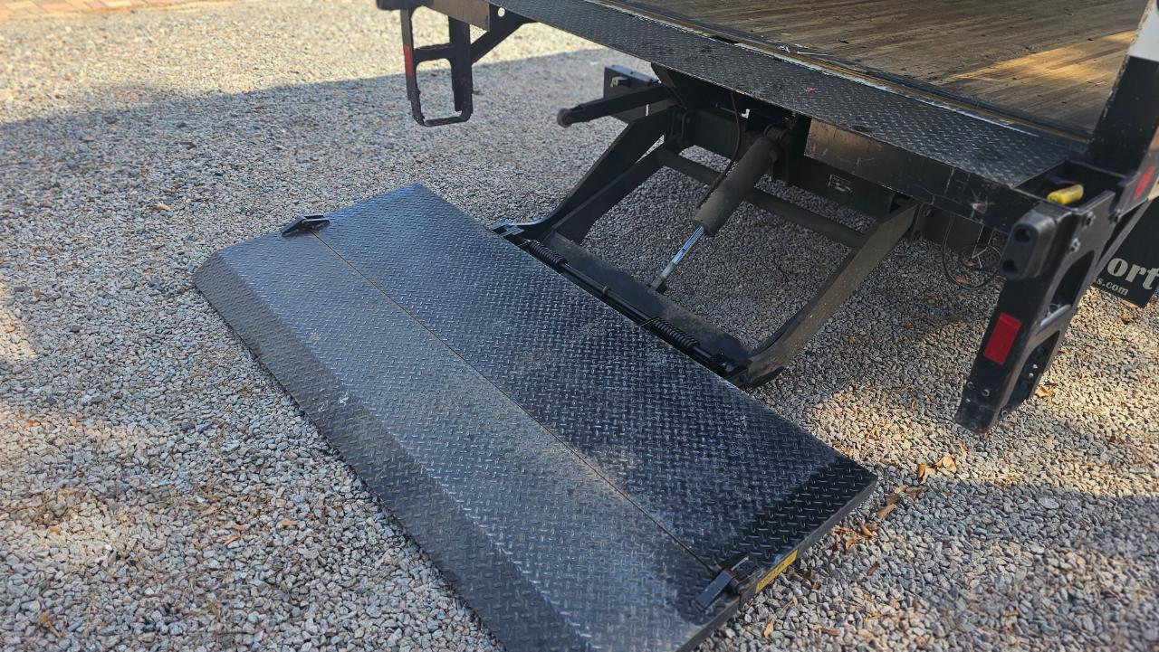 Ford Econoline E-450 2022