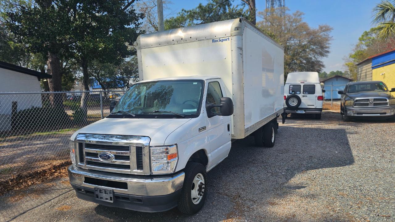 Ford Econoline E-450 2022
