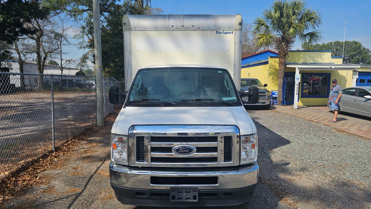 Ford Econoline E-450 2022