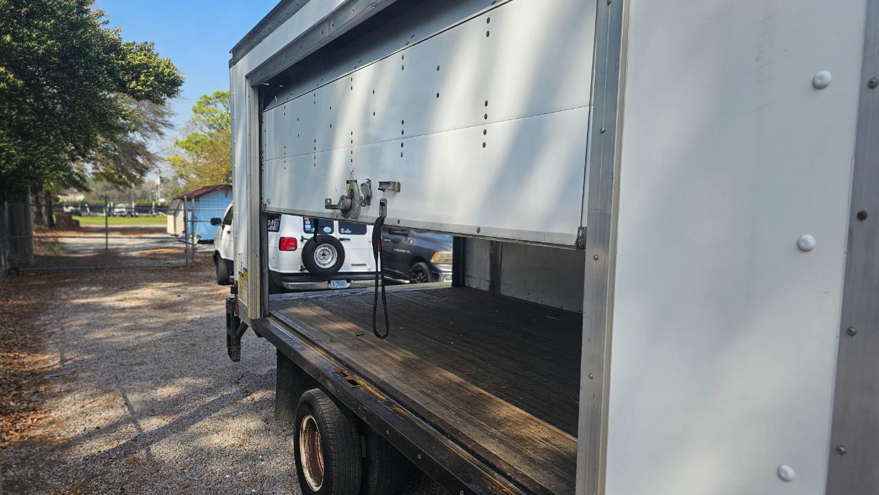 Ford Econoline E-450 2022