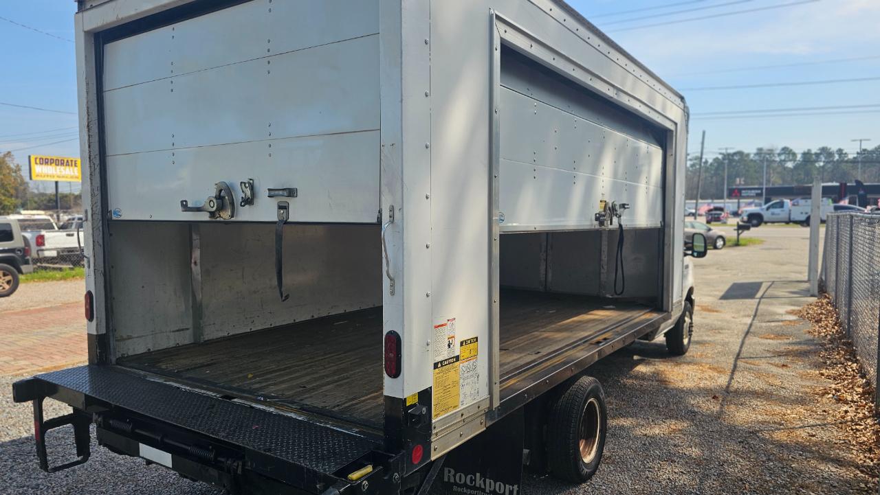 Ford Econoline E-450 2022