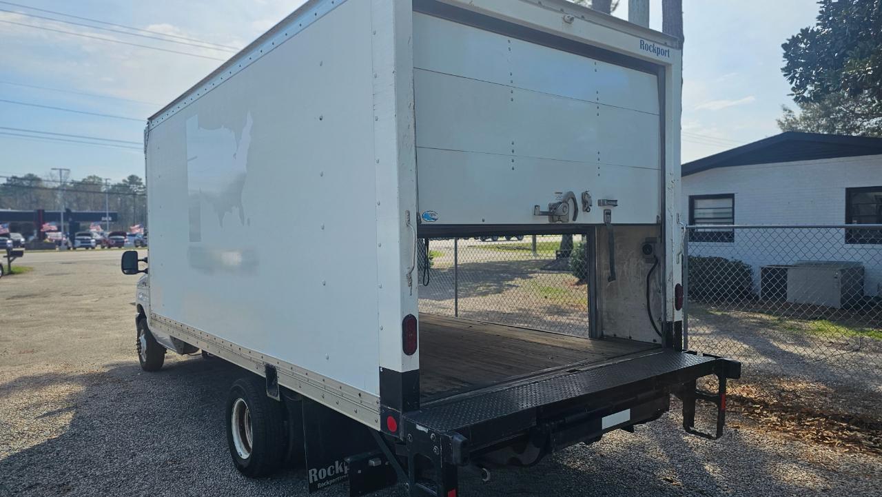 Ford Econoline E-450 2022