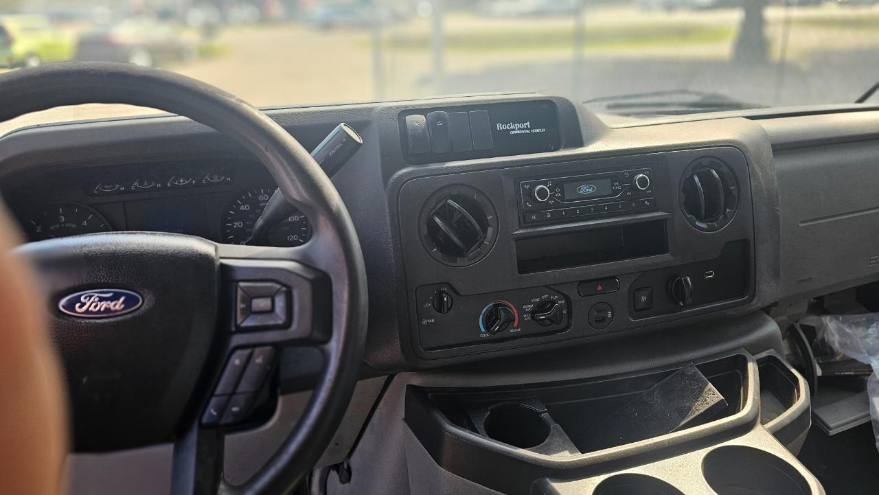 Ford Econoline E-450 2022