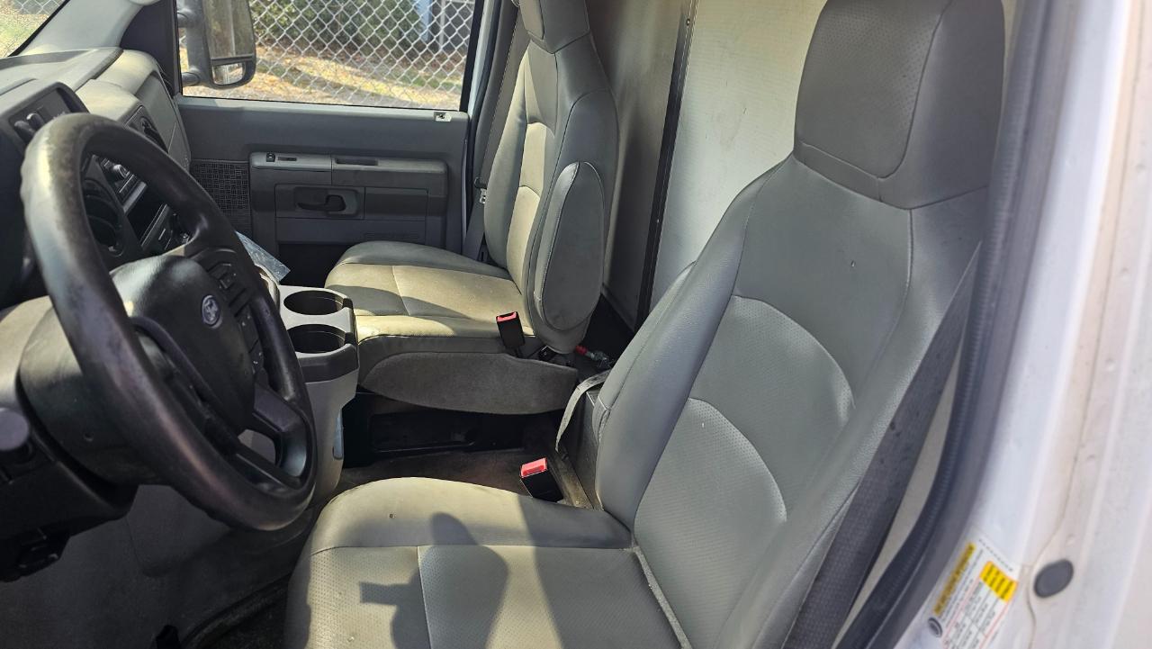 Ford Econoline E-450 2022