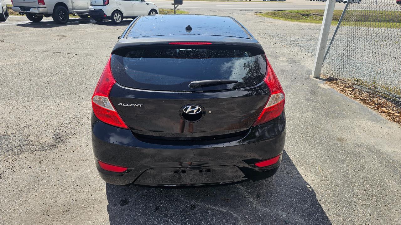 Hyundai Accent SE 5-Door 2014