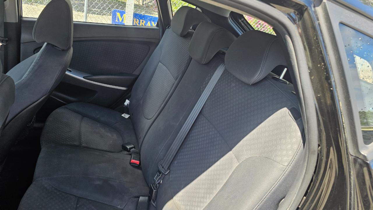 Hyundai Accent SE 5-Door 2014