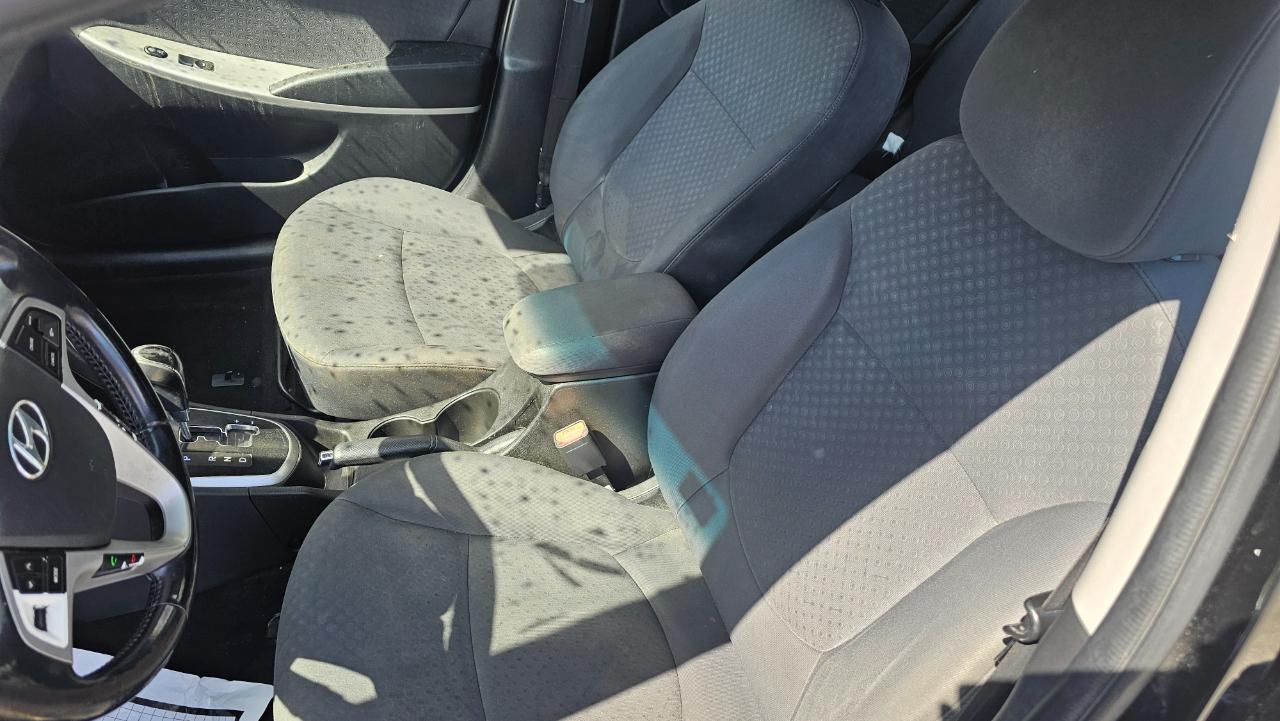 Hyundai Accent SE 5-Door 2014