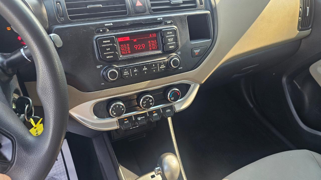 Kia Rio LX 2015