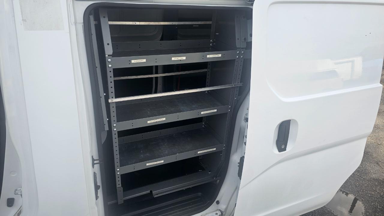 Nissan NV200 SV 2015