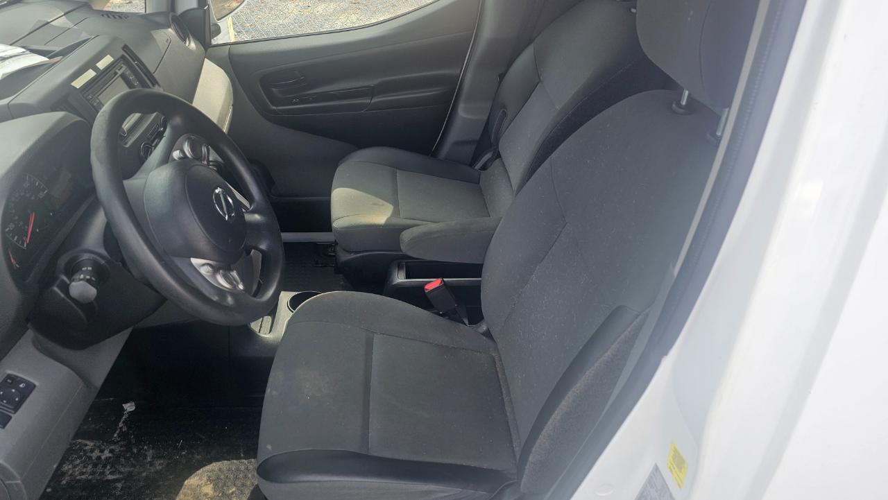 Nissan NV200 SV 2015