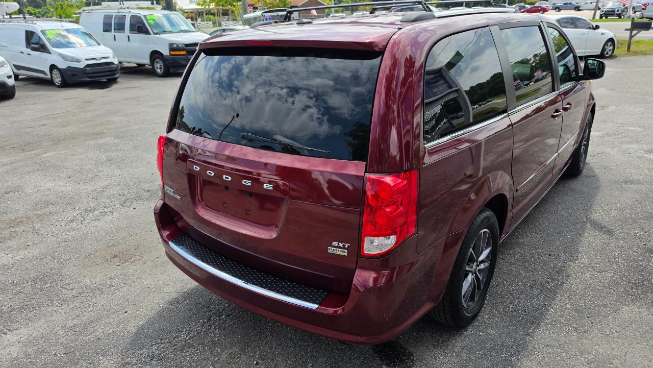 Dodge Grand Caravan photo 5