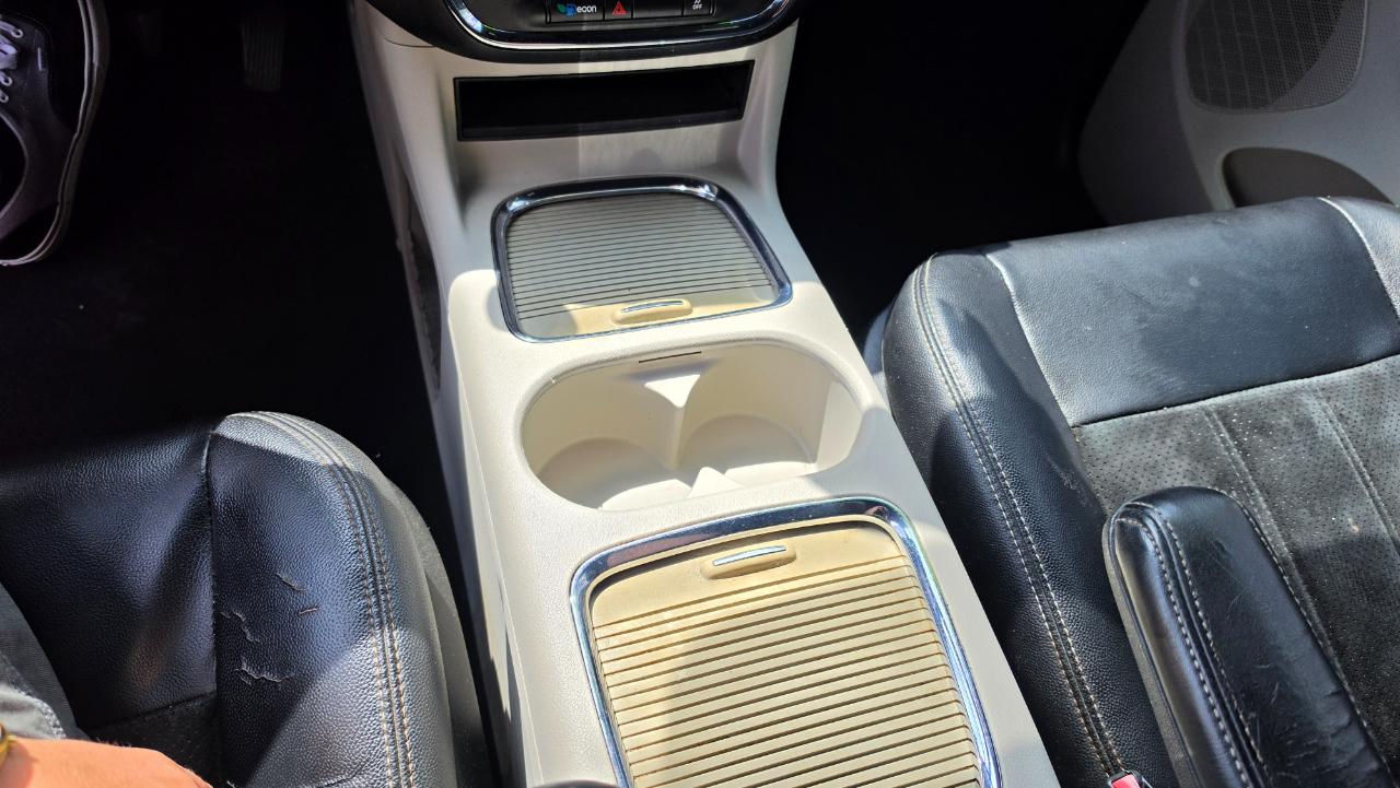 Dodge Grand Caravan photo 12