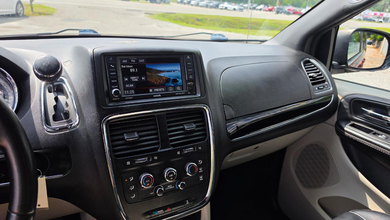 Dodge Grand Caravan photo 13