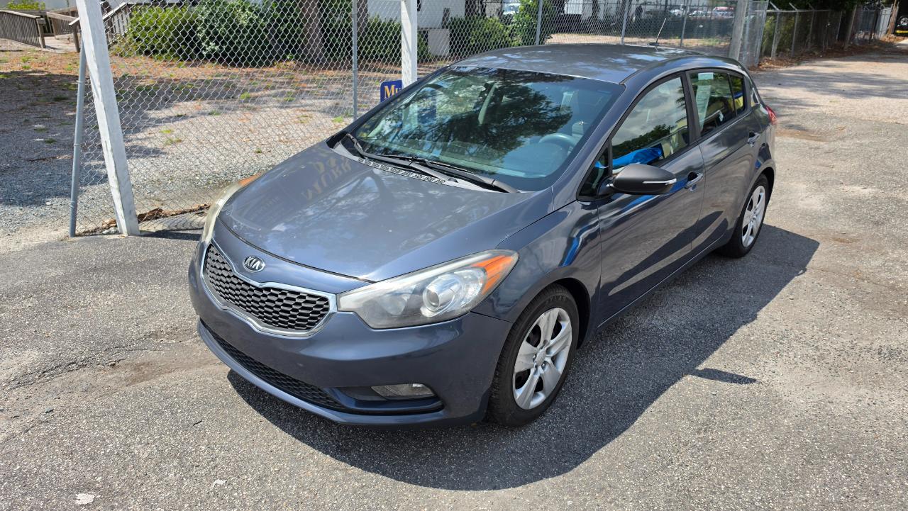 Kia Forte 5-Door LX 2016