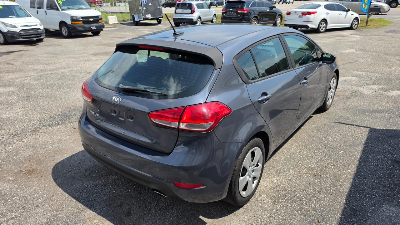 Kia Forte 5-Door LX 2016
