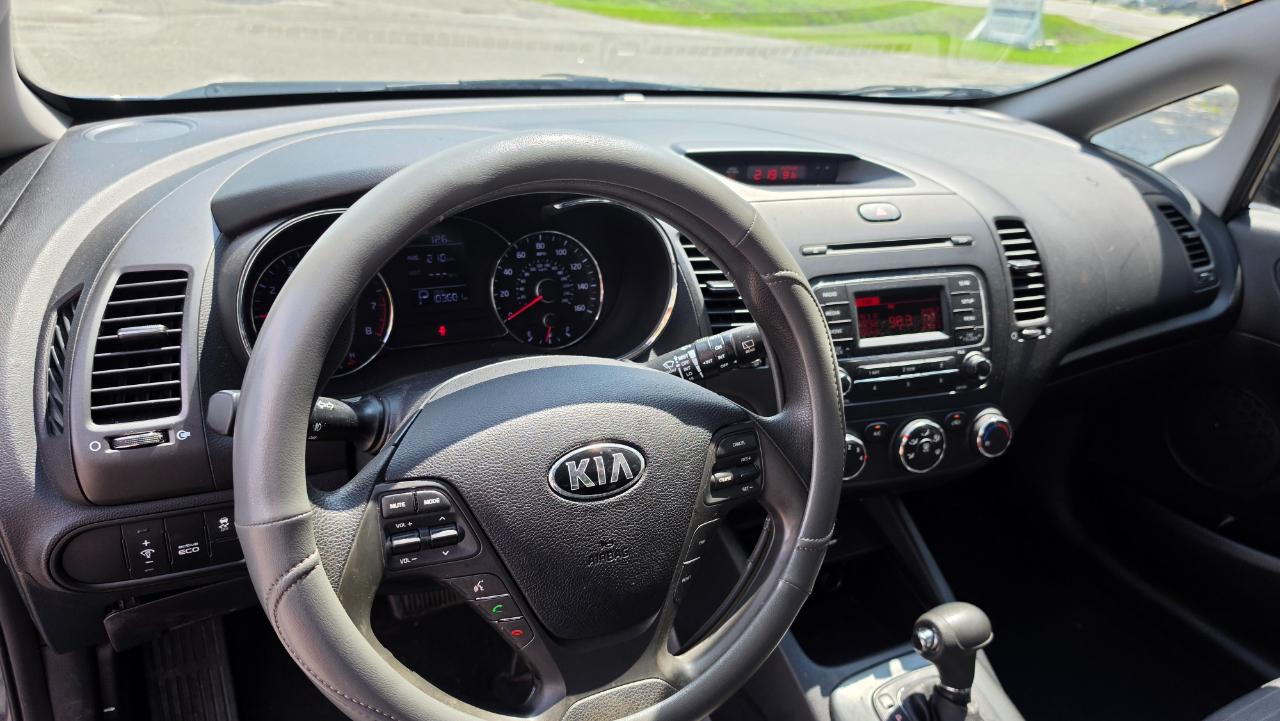 Kia Forte 5-Door LX 2016