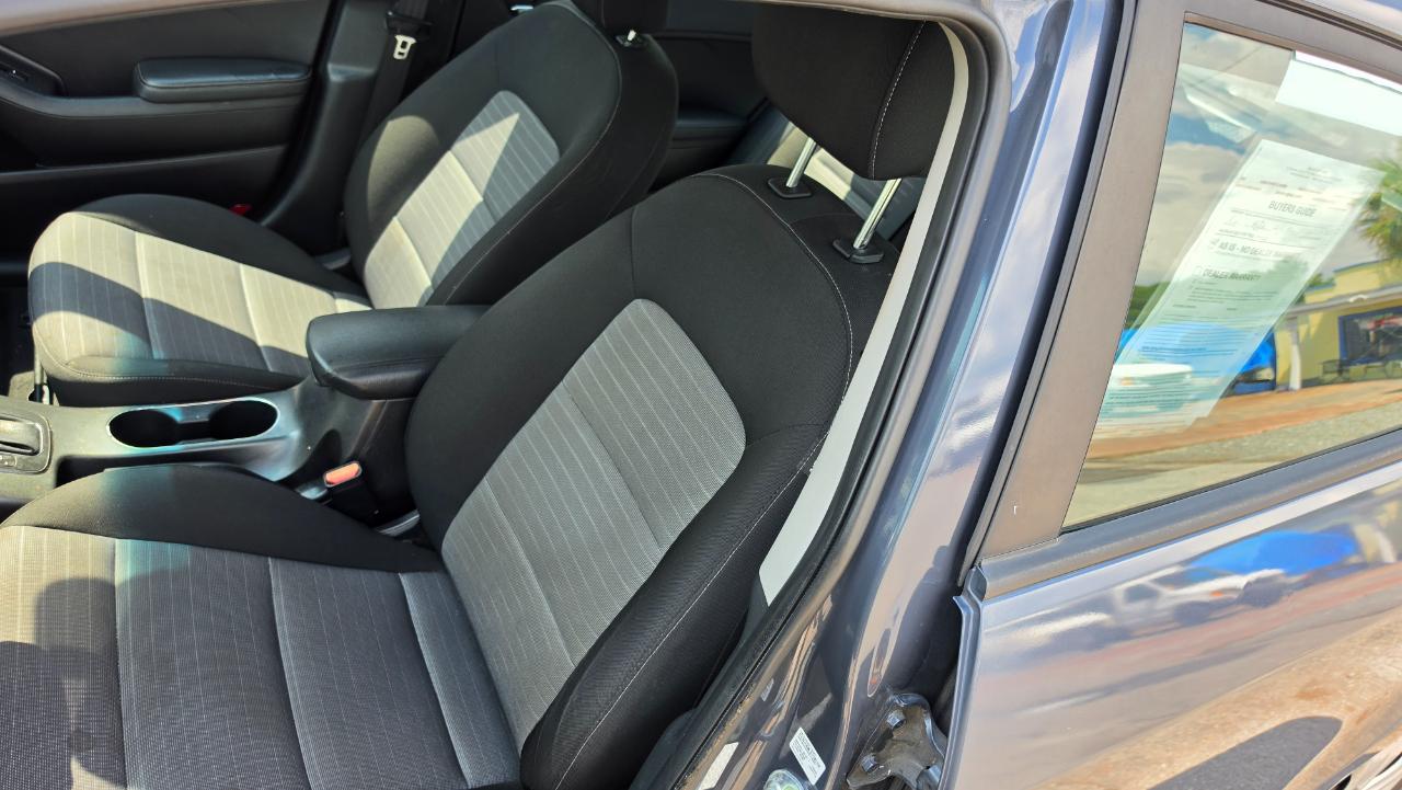 Kia Forte 5-Door LX 2016