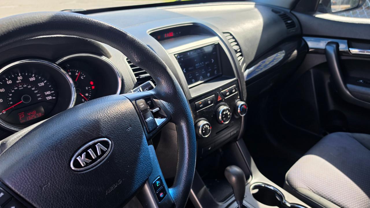Kia Sorento LX 2WD 2011