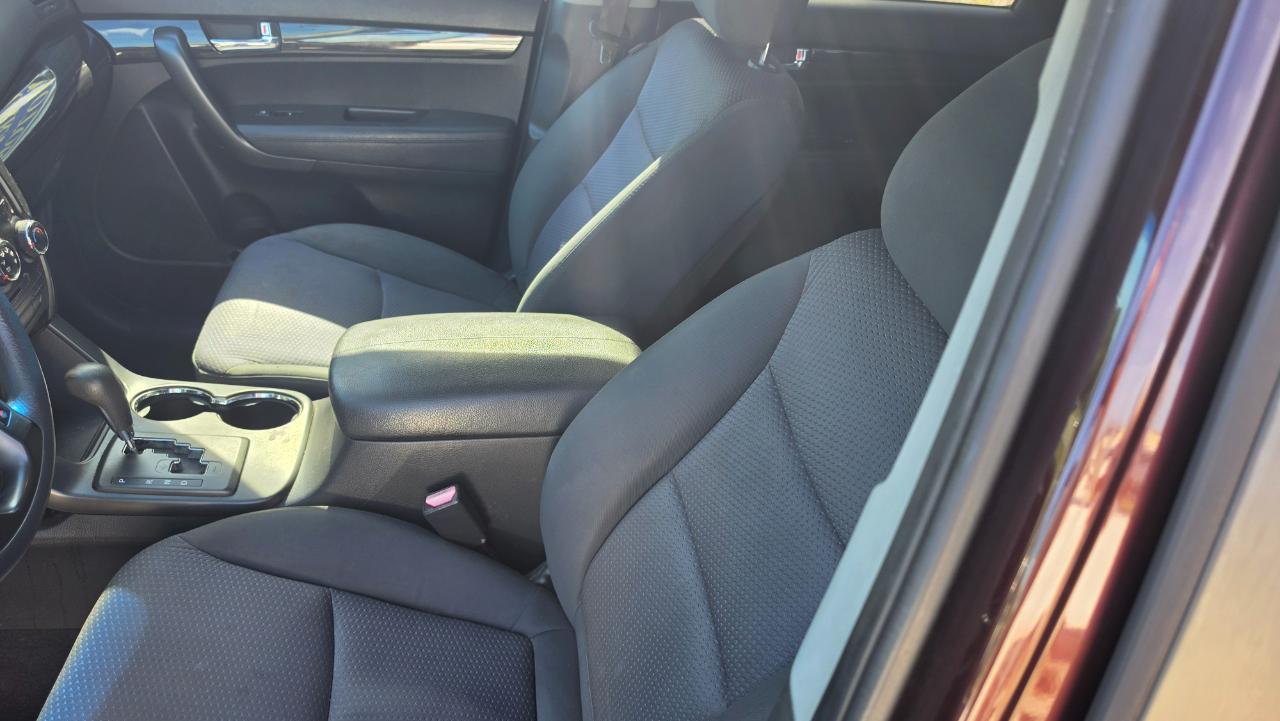 Kia Sorento LX 2WD 2011