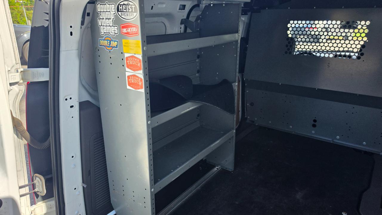 Ford Transit Connect photo 6