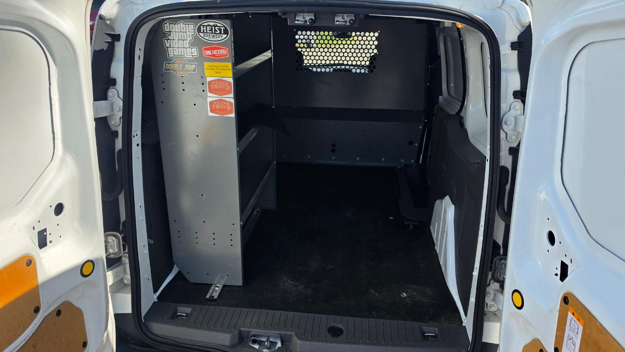 Ford Transit Connect photo 9
