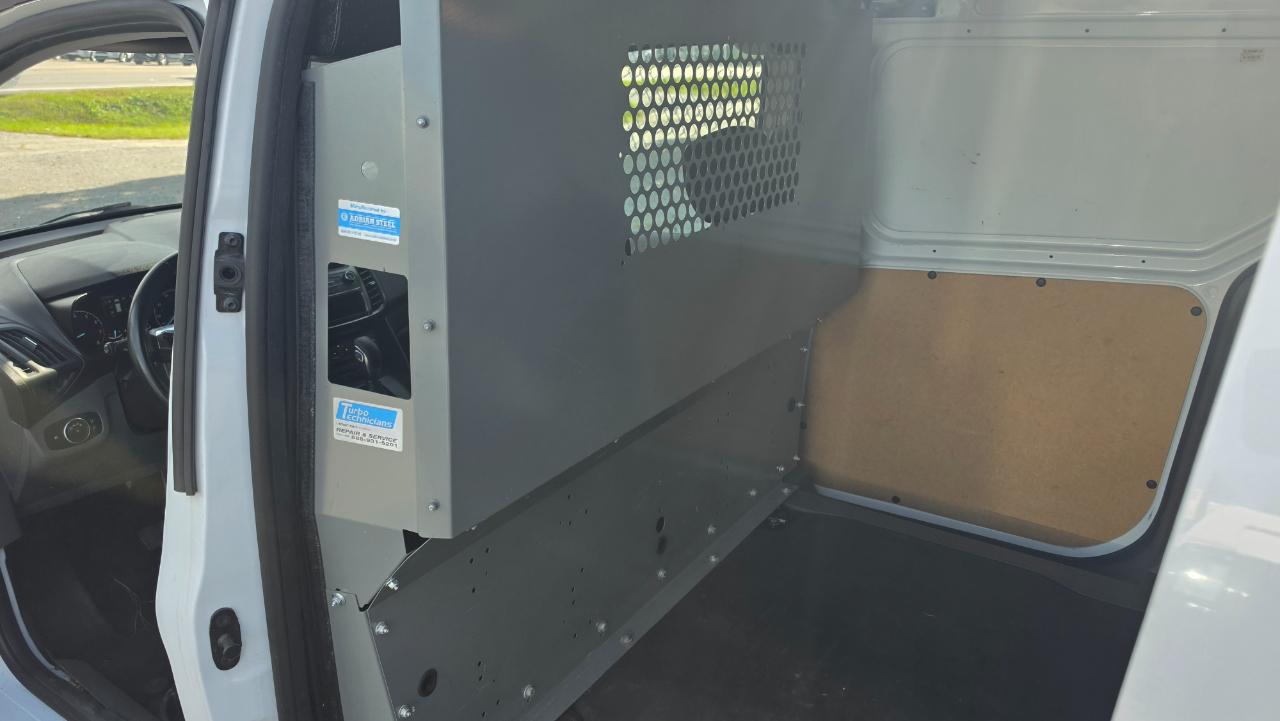 Ford Transit Connect photo 12