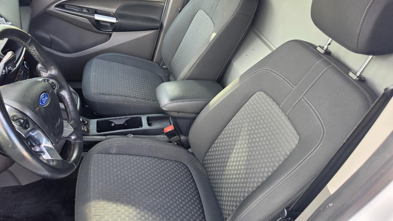 Ford Transit Connect photo 14
