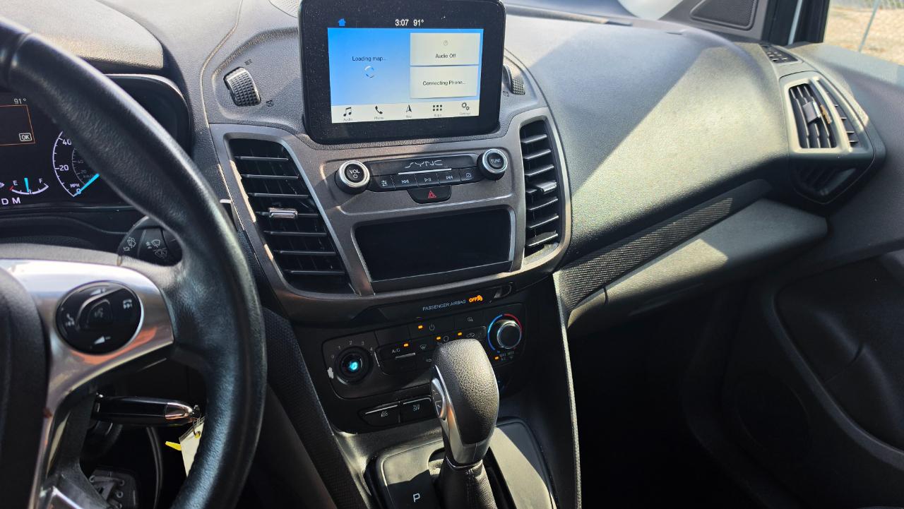 Ford Transit Connect photo 15