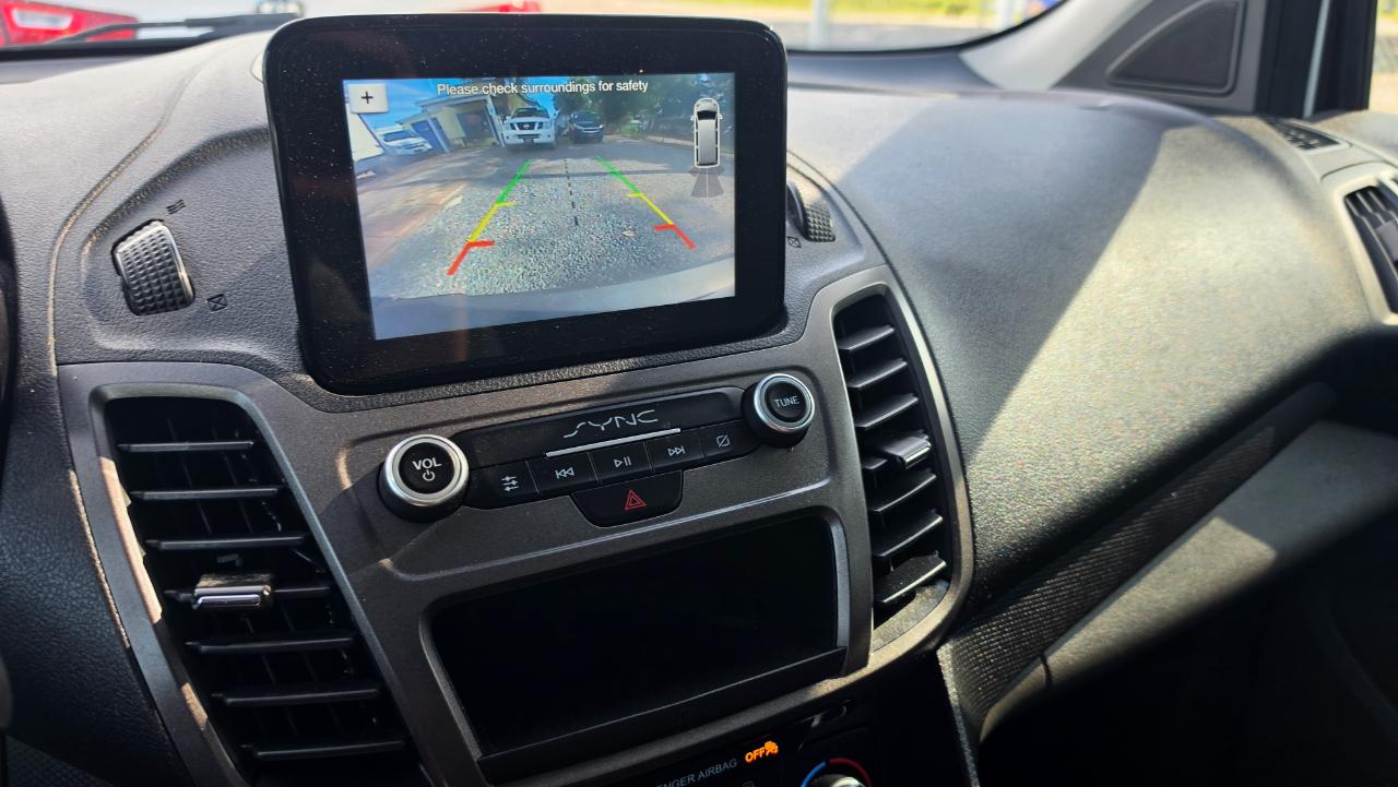 Ford Transit Connect photo 16