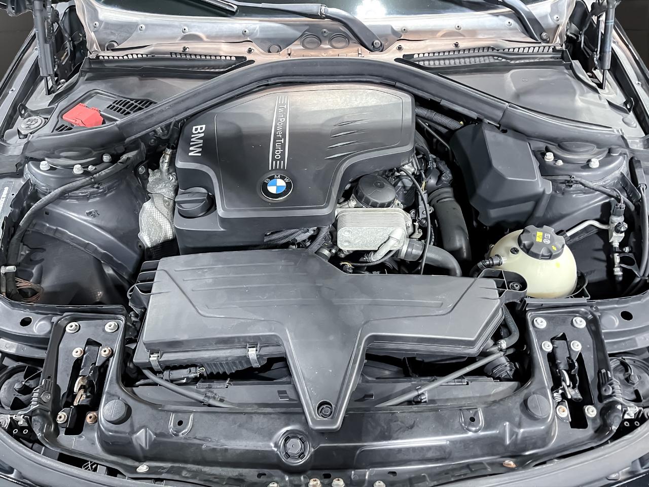 BMW 3 Series 4dr Sdn 328i xDrive AWD SULEV 2016